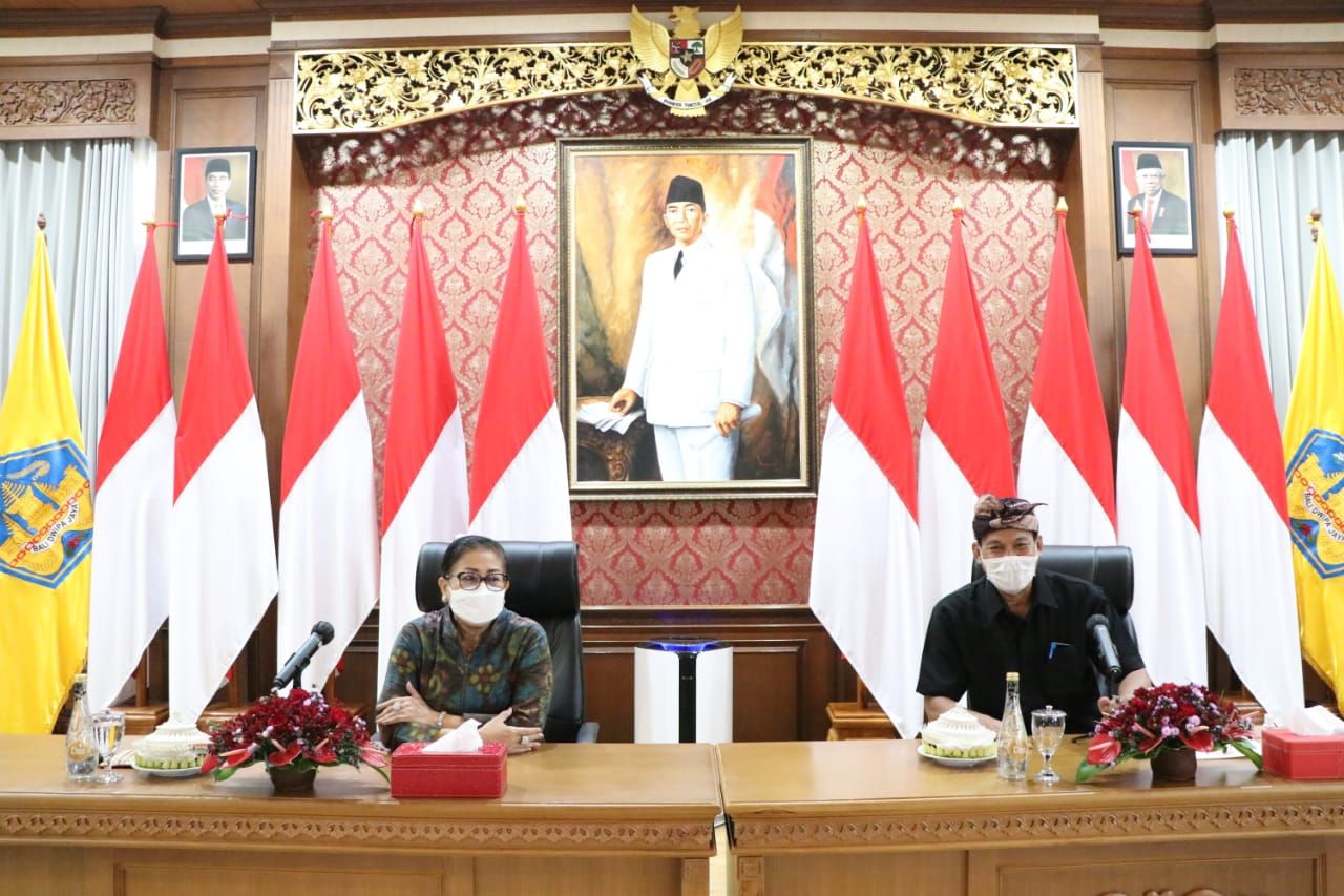 podiumnews.com-Dekranasda Bali Fasilitasi 50 Perupa Gelar Pameran Virtual